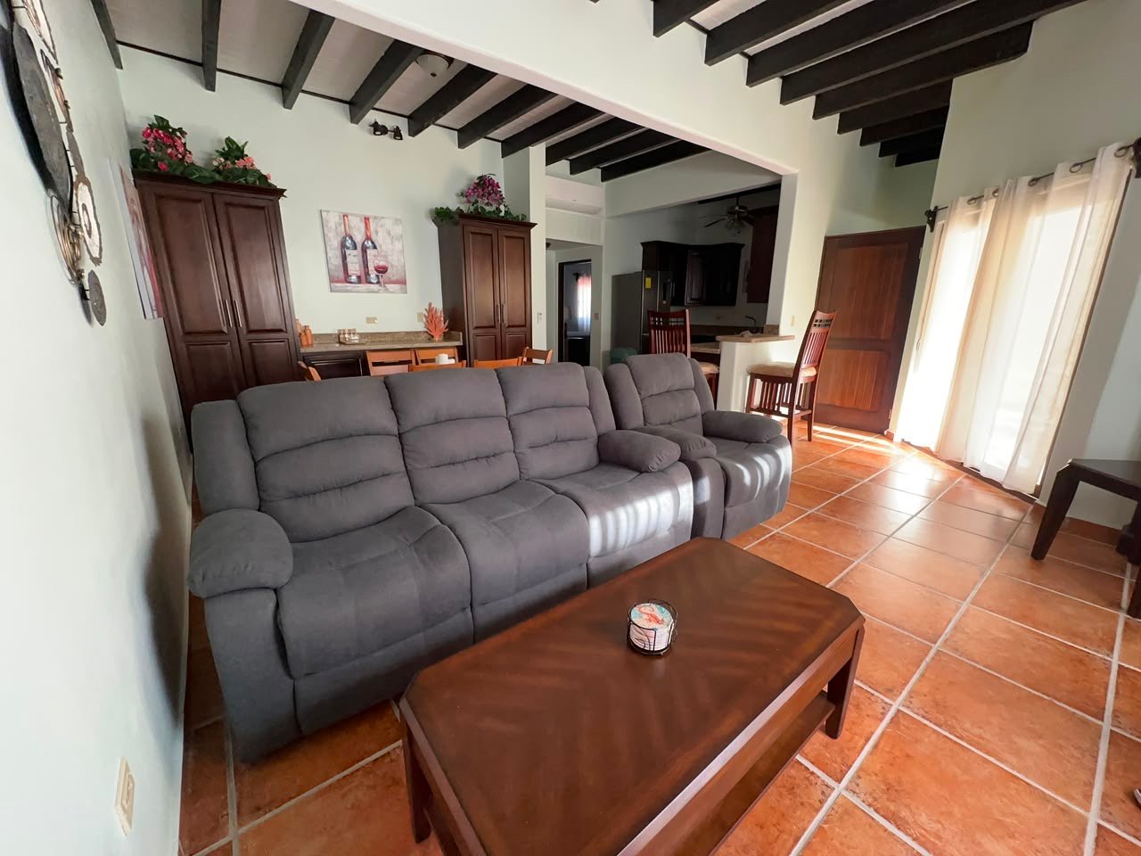 WEST BAY ROAD CONDOMINIO